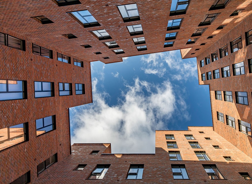 commercial installation specialist